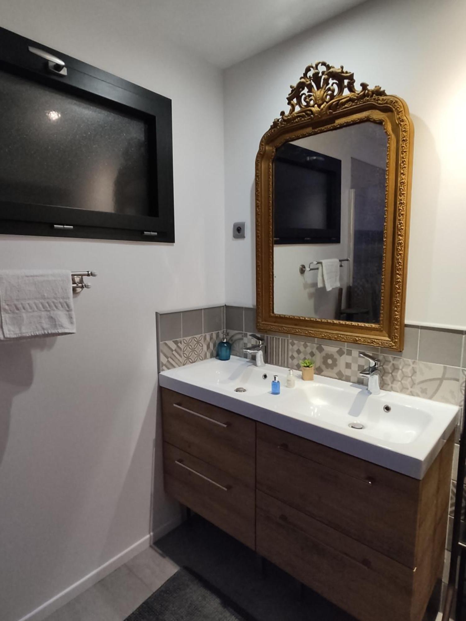 Вилла Le Doubs Repere Montferrand-le-Chateau Номер фото